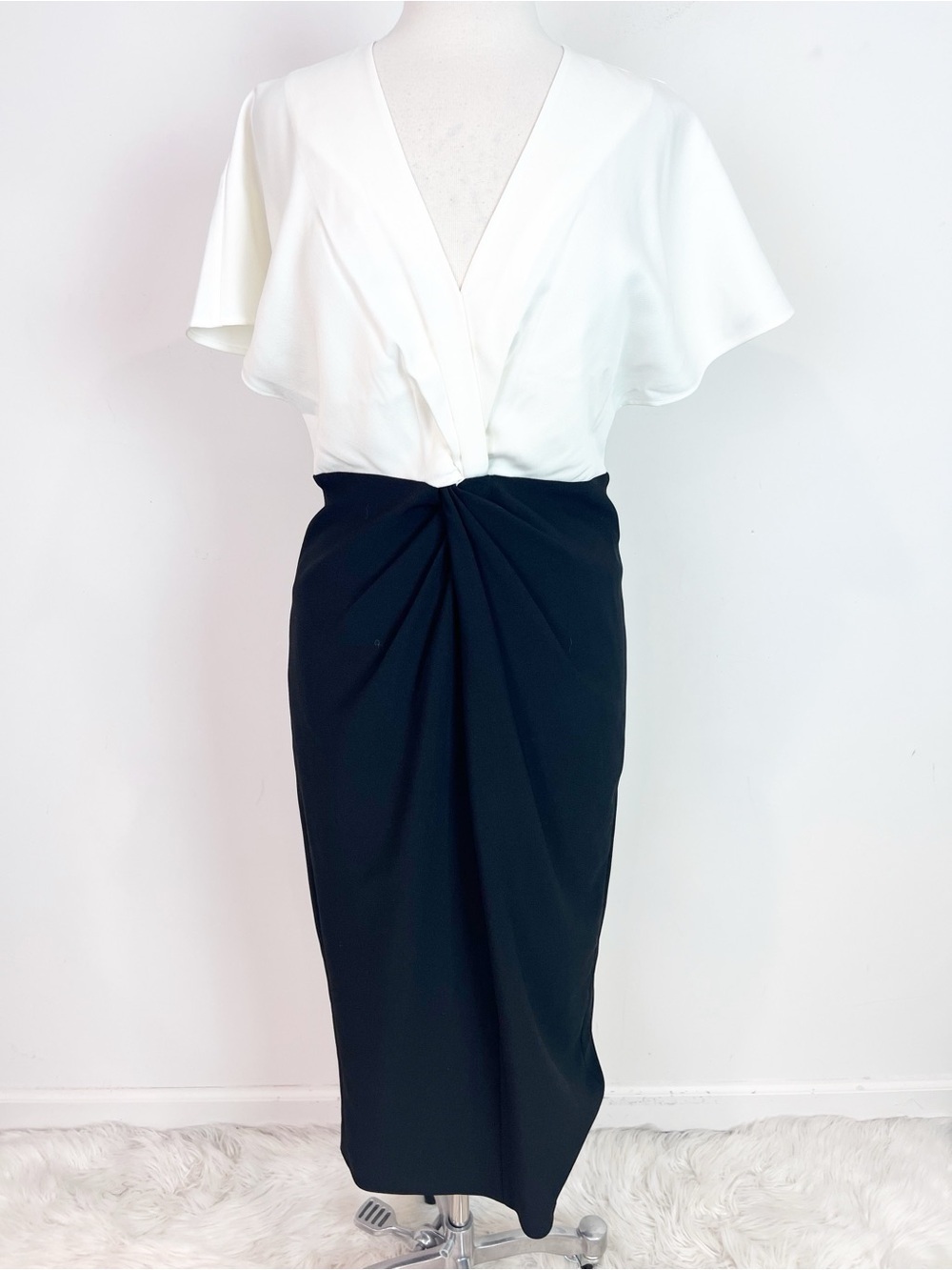 TED BAKER LONDON BLACK WHITE TWIST FRONT SHORT SLEEVE DRESS  SZ 3/(6-8) NWT